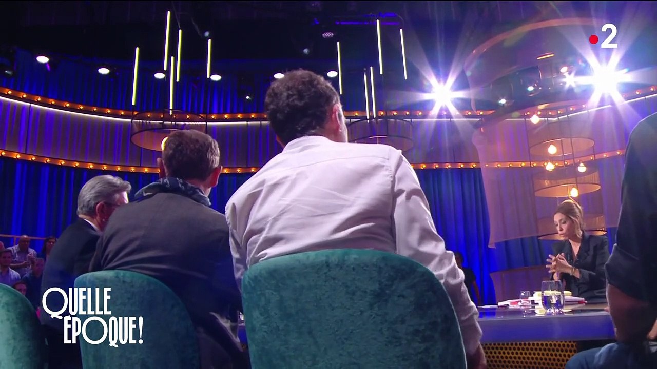 Petit accrochage entre Jean-Luc Mélanchon et Jean-Paul Rouve à cause du chien de l'acteur dans "Quelle époque !" sur France 2.