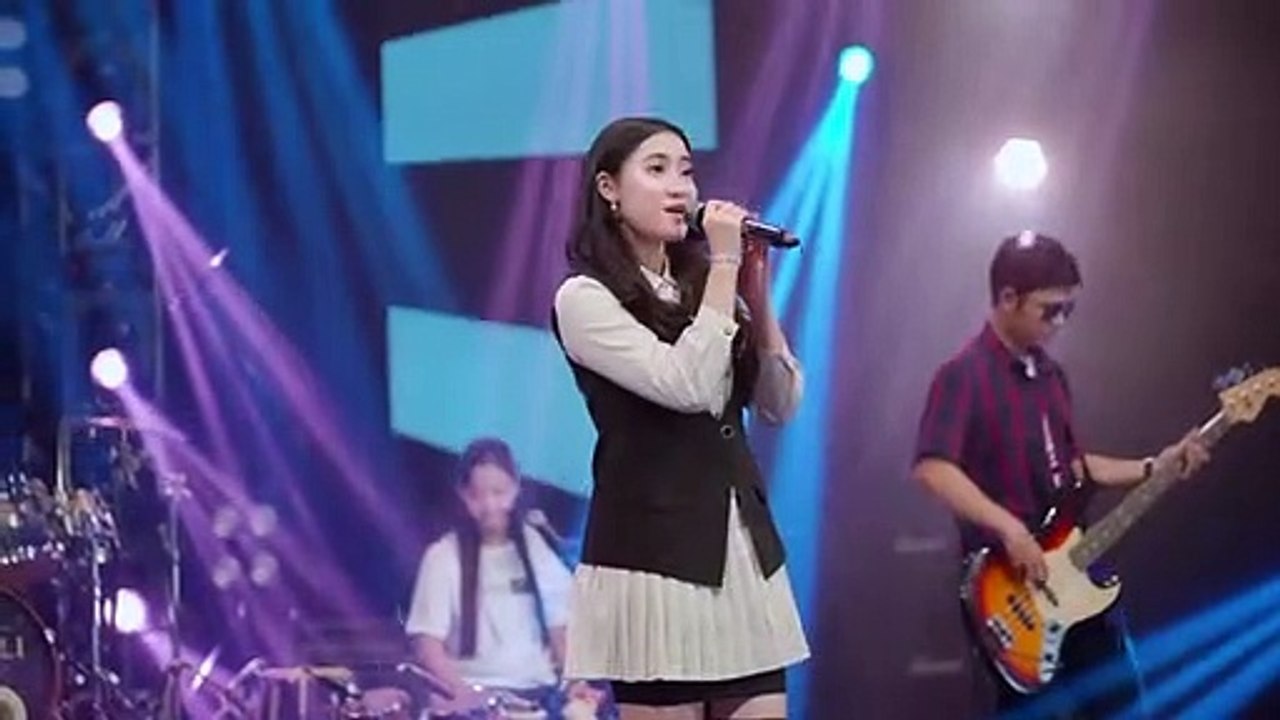 Yeni Inka - Iseh Dewe _ Kowe ojo Ngomong Tresno (Official Music Video ANEKA SAFARI) (1)