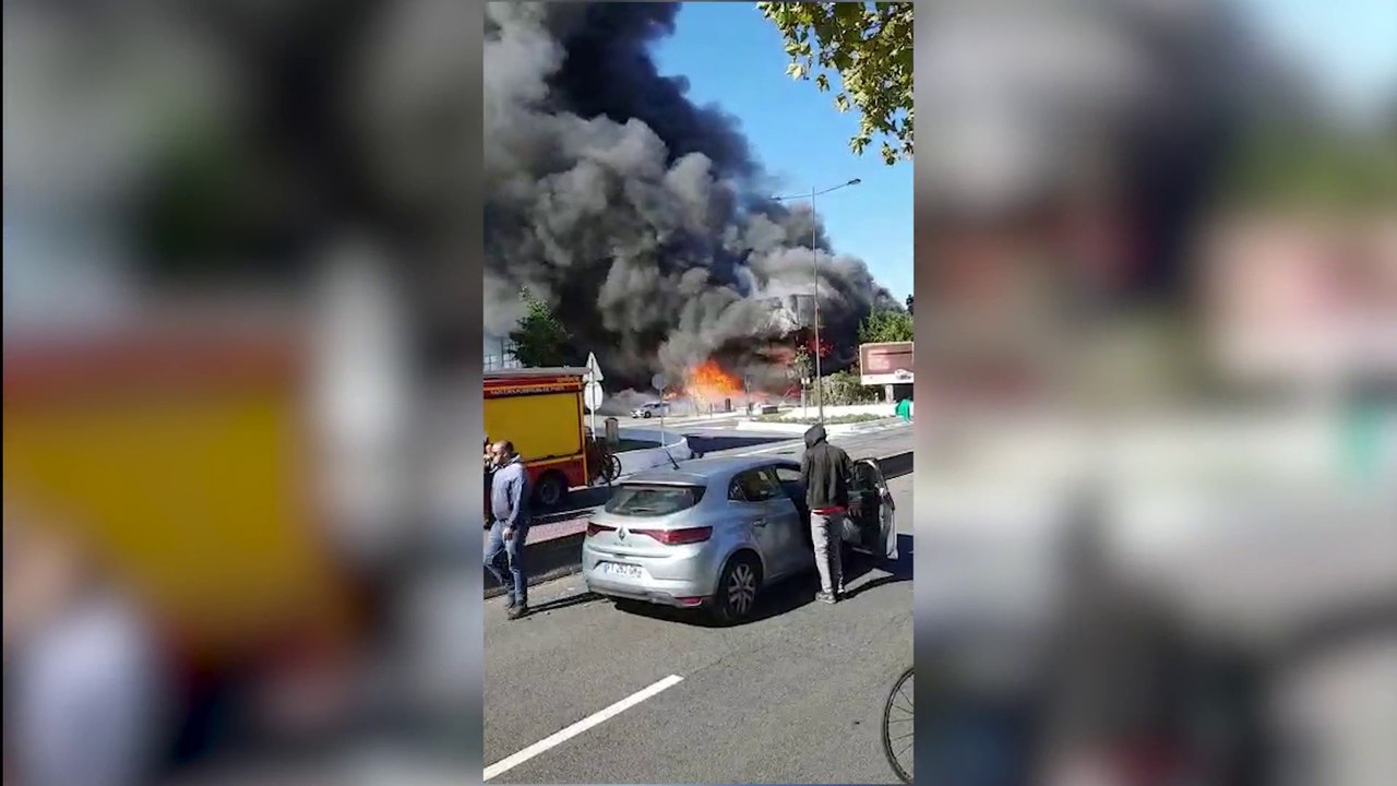 Un incendie impressionnant à Rungis