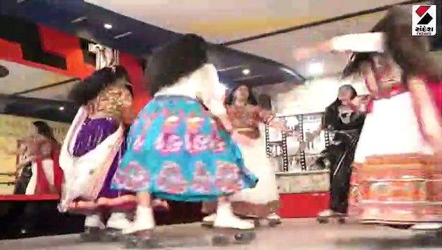 સુરતમાં સ્કેટીંગ પર ગરબા, આવી રીતે કર્યું પ્રિ-નવરાત્રિનું સેલિબ્રેશન