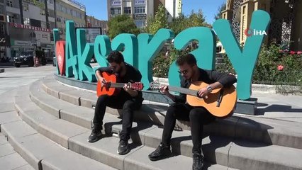 Aksaray kültür sanat haberi: Aksaray sokaklarında "Neredesin sen" türküsüyle Neşet Ertaş'ı andılar