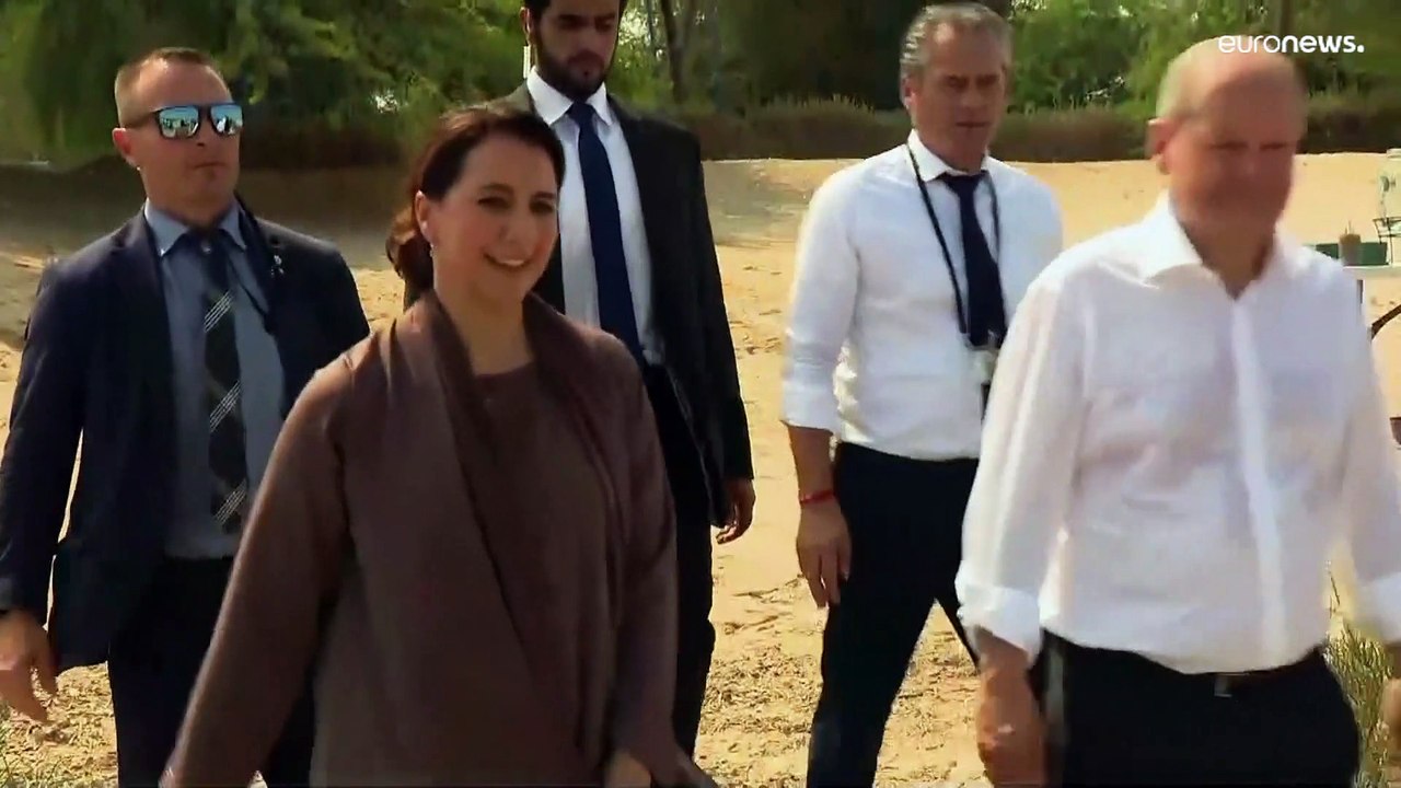 Scholz in den Emiraten: Deutschland bekommt schon im Dezember Flüssiggas