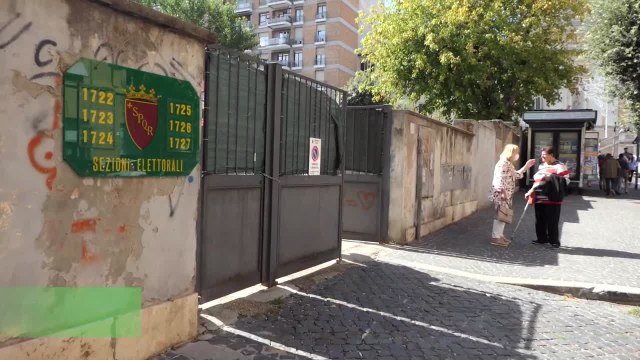 Elezioni, le impressioni ai seggi: Noi giovani al voto compatti, l'ambiente e' prioritario