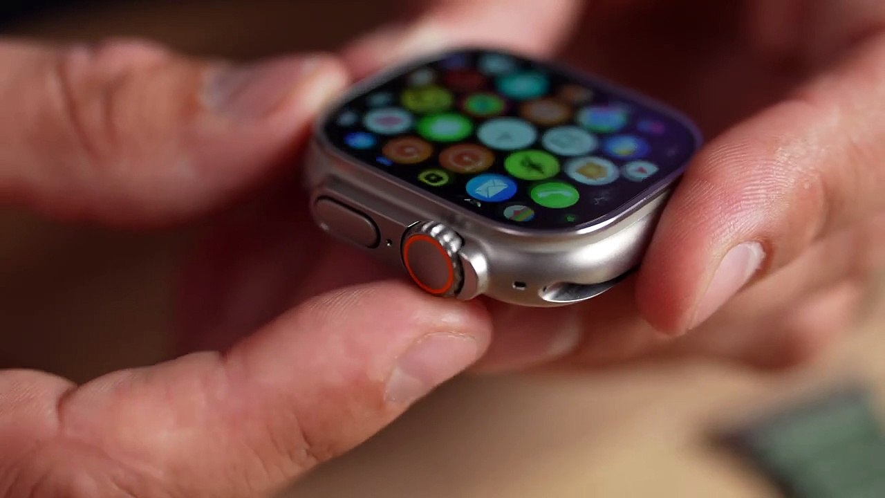 Apple Watch ULTRA vs Series 8 ULTIMATE Comparison! video Dailymotion