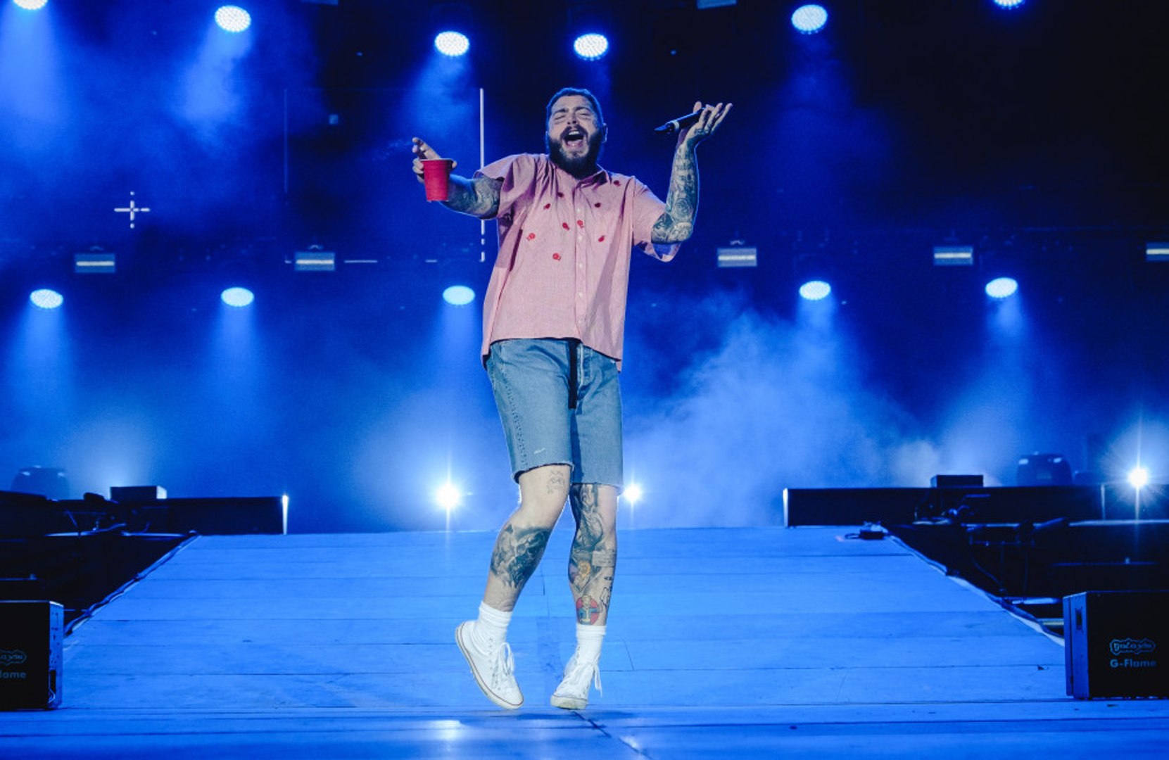 ⁣Rapper Post Malone postpones tour after struggling to breathe