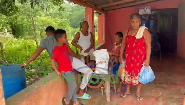 Entregan ayudas a comunidades incomunicadas del Bajo Yuna