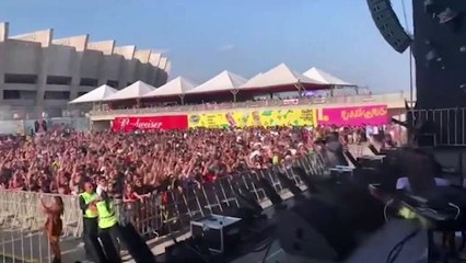 Planeta Brasil: Gilsons comandam multidão em coro: 'Lula, Lula lá'