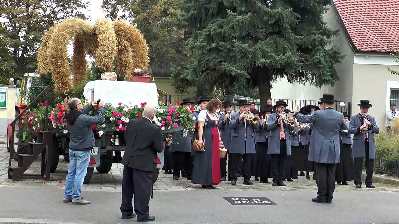 Wien Leopoldau Entedankfest und Festkorso