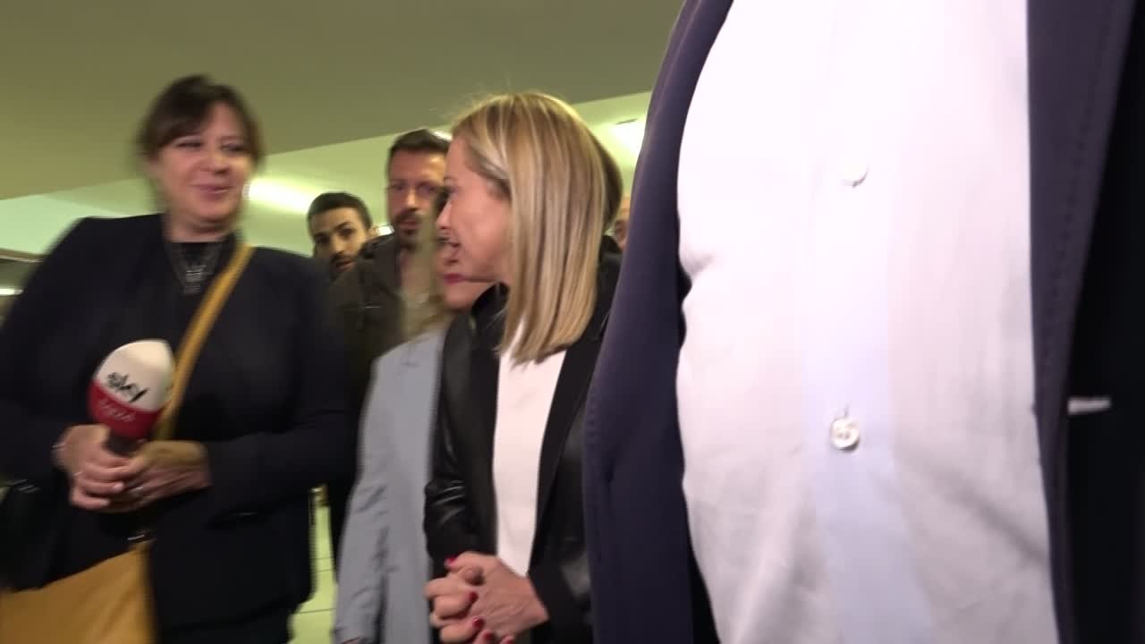 Elezioni, Giorgia Meloni si reca alle urne per il voto in serata per evitare disagi