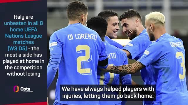 Mancini calls for Italy to 'love the national team more'