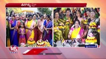 Governor Tamilisai Soundararajan Participated In  Bathukamma 2022 _ Raj Bhavan _ Hyderabad _ V6 News