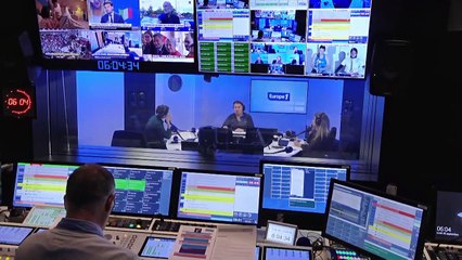 Véhicules électriques : des millions d'euros investis pour déployer les bornes de recharges