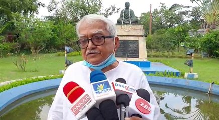 হতদরিদ্রদের শিক্ষার দায়দায়িত্ব সরকার নিতে চাইছে না, তোপ বিমান বসুর | Oneindia Bengali