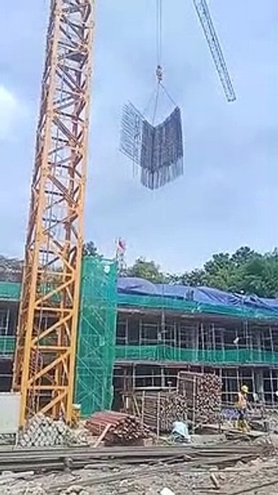 Pengangkatan Precast Besi
