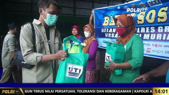 PRESISI UPDATE 14.00 WIB : Jurnalis Televisi Grobogan Bersama Satlantas Polres Grobogan Bagikan Paket Sembako Di Tempat Pengelolaan Sampah Jetis