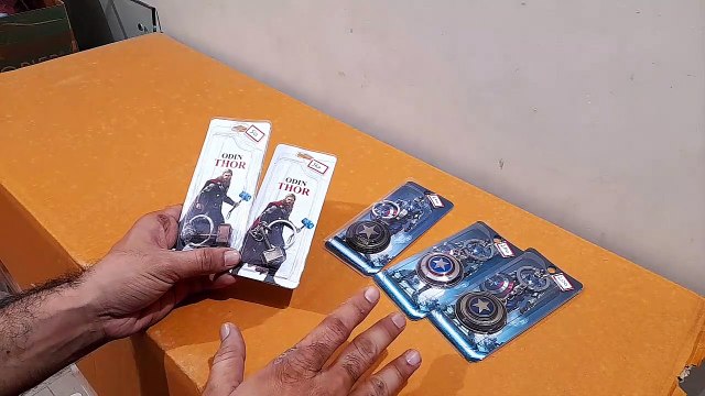 Unboxing and Review of Captain America Shield, Thor Hammer Marvel Avengers Superhero Gold Metal Ring KeyChain