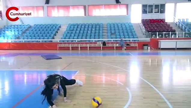 Sporda ne işi var denildi, ulusal voleybol hakemi oldu