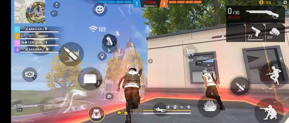 Playing free fire clash squad.