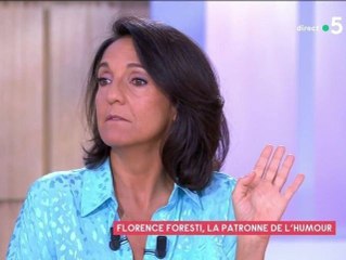 "J’ai un peu de mal là" : Florence Foresti mal à l'aise en direct sur le plateau de "C à vous"