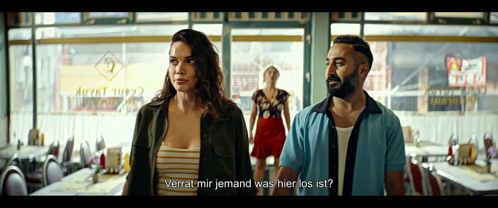 Kim Bu Aile? Trailer OmdU