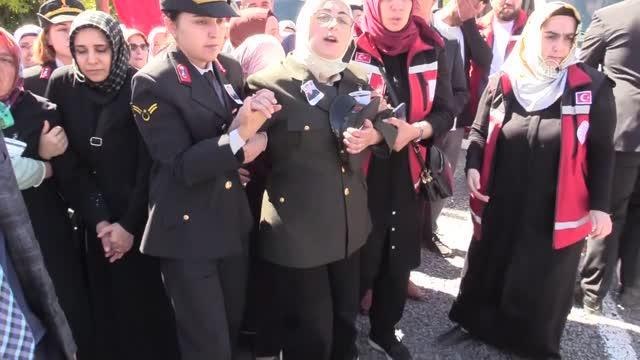 Rize gündem haberleri | Rize'de trafik kazasında şehit olan Uzman Çavuş Özsoy, toprağa verildi