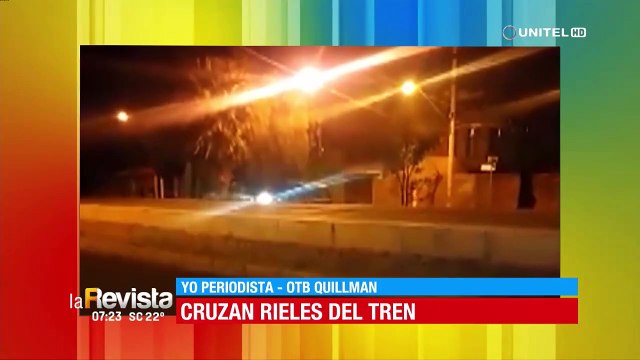 Captan a un vehículo circulando por las rieles del Tren Metropolitano pese a las prohibiciones