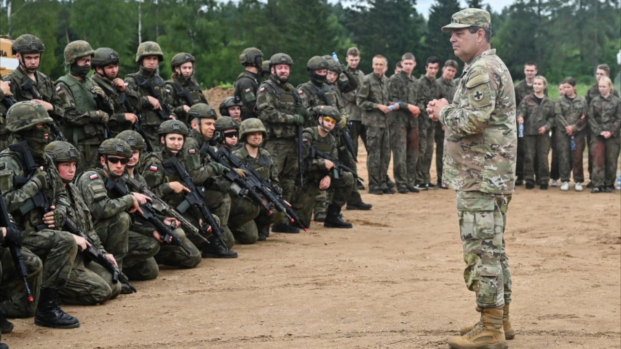 Polnische Armee bietet Bevölkerung militärische Schulungen an