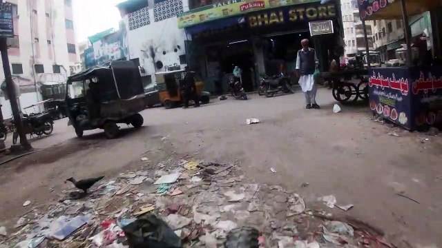 4K _ CYCLING THROUGH THE STREETS OF PAKISTAN - KARACHI _ 2022 _ CITY TOUR _ P5 _ Kharadar
