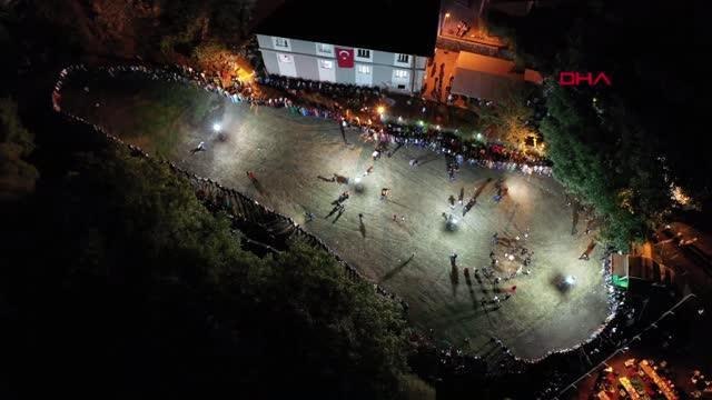 AŞİRET DÜĞÜNÜNDE GELİN VE DAMADA TAKILAN PARAYI 9 KİŞİ SAYDI