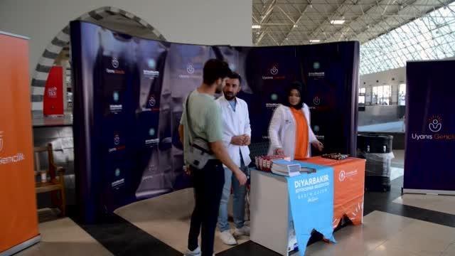 Diyarbakır haberi | Diyarbakır'da üniversite öğrencilerine Akademi Üniversite tanıtılıyor