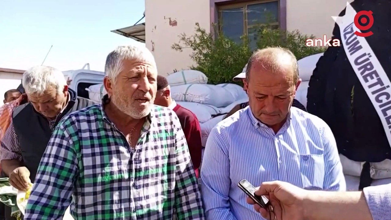 Manisalı üzüm üreticileri TMO'ya siyah çelenk bırakarak protesto etti bizi tüccarın kucağına attılar