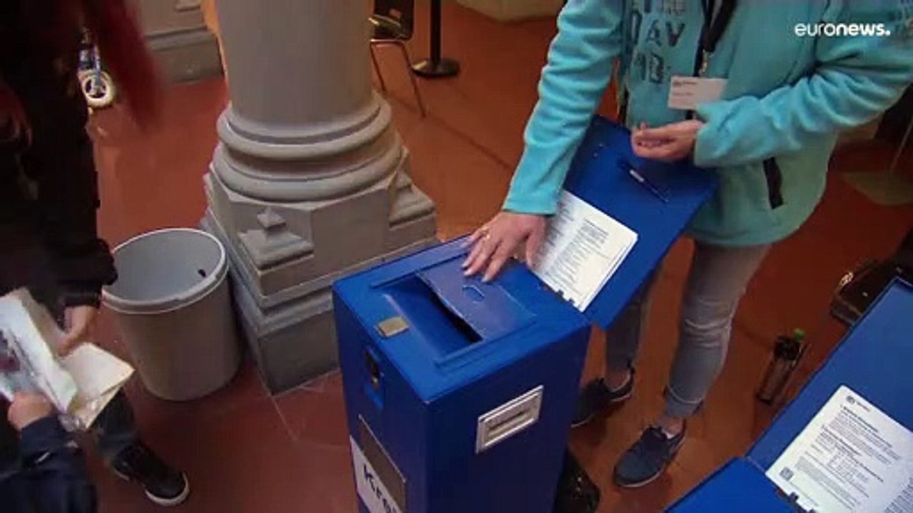 Schweiz hebt Frauenrentenalter auf 65 an - Frauen wütend und enttäuscht