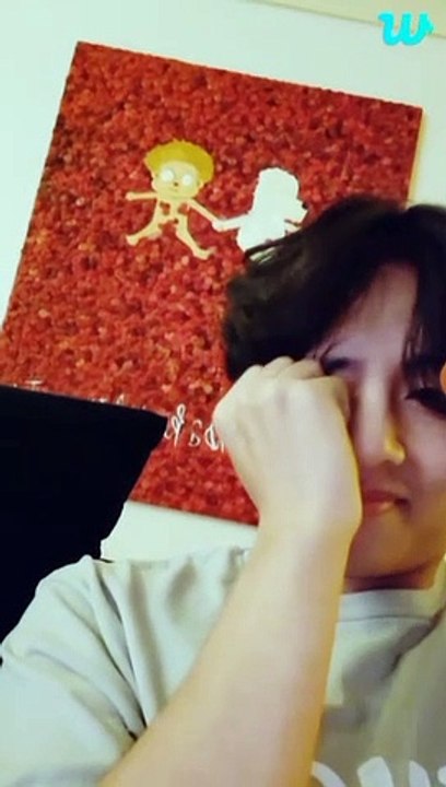 Kim  Taehyung  live stream video on Weverse 2022