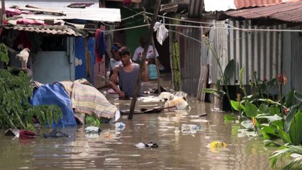Les Philippines sous les eaux après le passage du super-typhon Noru