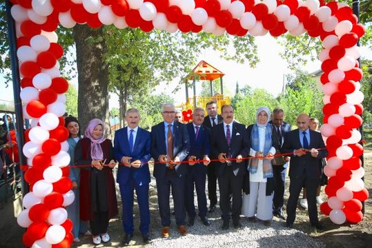 Son dakika gündem: Türk Kızılay, Azerbaycan'da Ermenistan'ın saldırılarından etkilenen bölgelerde oyun meydanları kurdu
