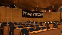 Polonya'da bölge konseyi, hava kirliliği tedbirlerinde yapılacak değişiklikleri oyladı