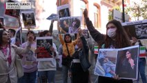 „Be our voice“: Auch im Ausland Proteste für die Frauen im Iran