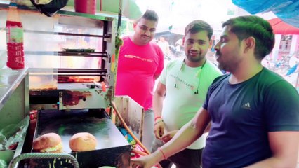 30 सेकेंड मैं बर्गर खाकर किया  चैलेंज पूरा जीते 10,000 रुपये-30 second mai kiya chalange  complete win 10,000 rs