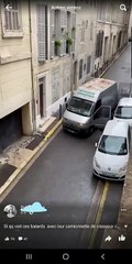 Ils tentent de voler une moto garée dans la rue à l'aide d'une camionnette à Marseille