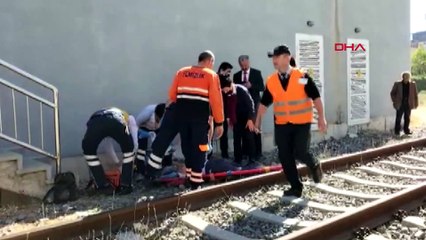 İZBAN istasyonunda raylara yaklaşan kadına yük treni çarptı