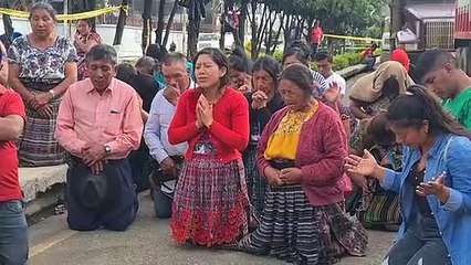 Télécharger la video: Familiares piden a Dios que haga su voluntad sobre la vida de las dos mujeres desaparecidas.