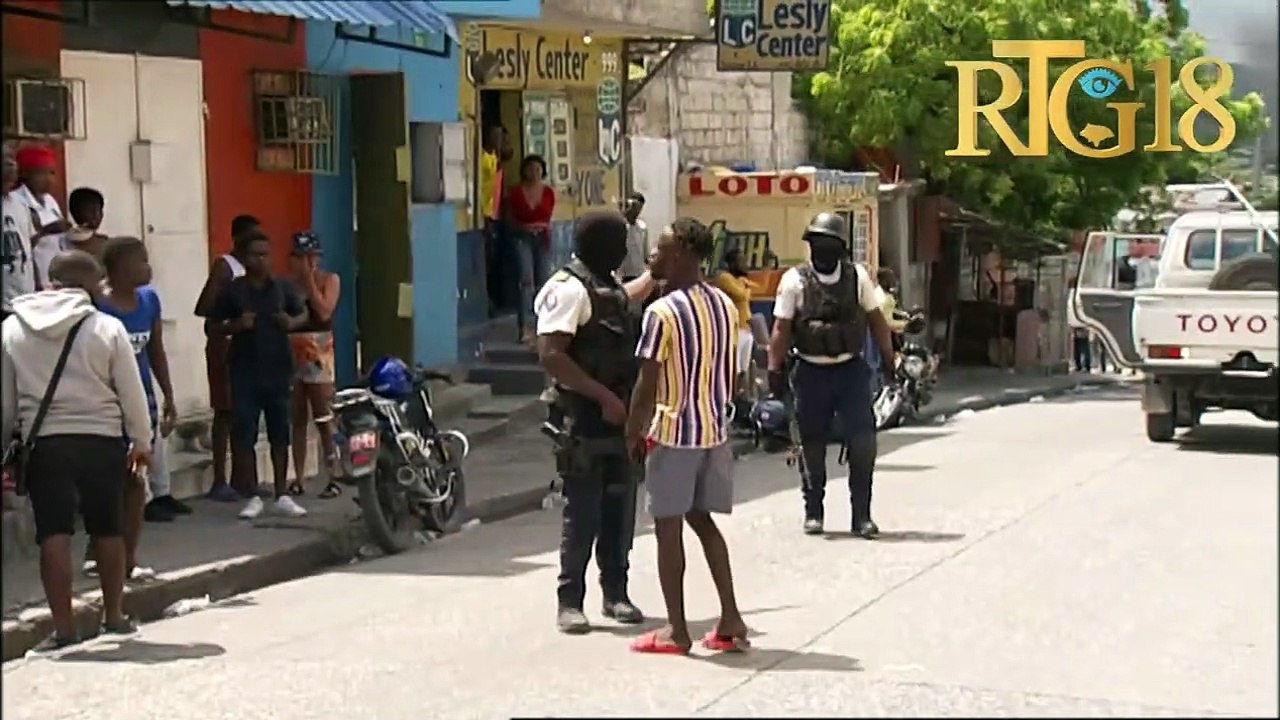 Plizyè sitwayen denonse konpòtman lapolis pandan mouvman pwotestasyon yo.