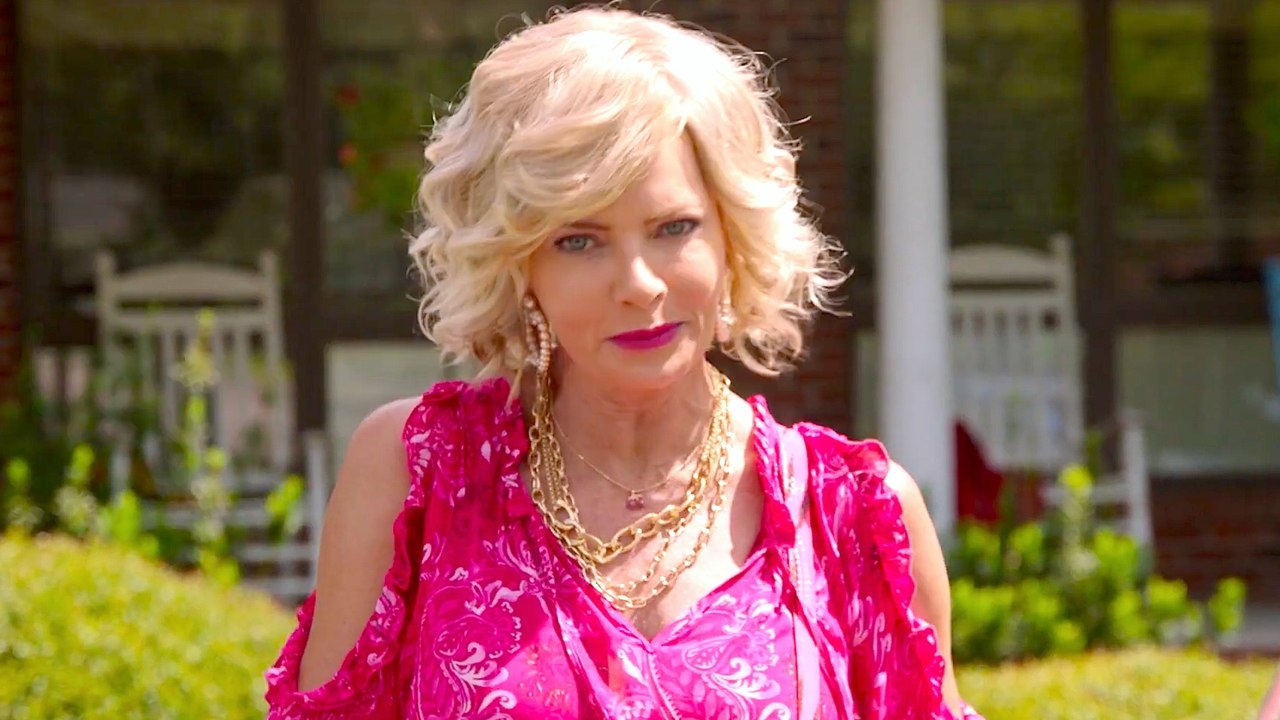 First Look at the FOX Comedy Series Welcome to Flatch Season 2 with Jaime Pressly