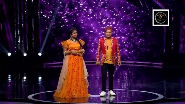 Pawandeep and Arunita Romantic Duet Performance