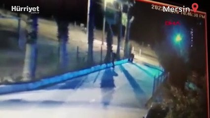 Mersin’de polisevine silahlı saldırı anı kamerada