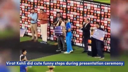 विराट  कोहली फनी विडियो Virat Kohli Runs After Collecting Most Energetic Player Awards )