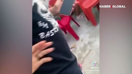 Birbirlerine sarılarak dans eden gençlerin yerin dibine girdiği anlar