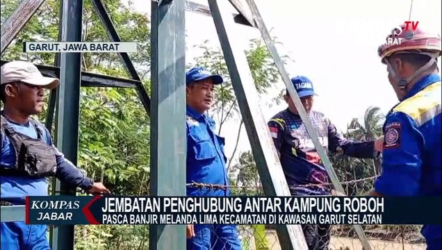 Jembatan Penghubung Di Pamempeuk Roboh