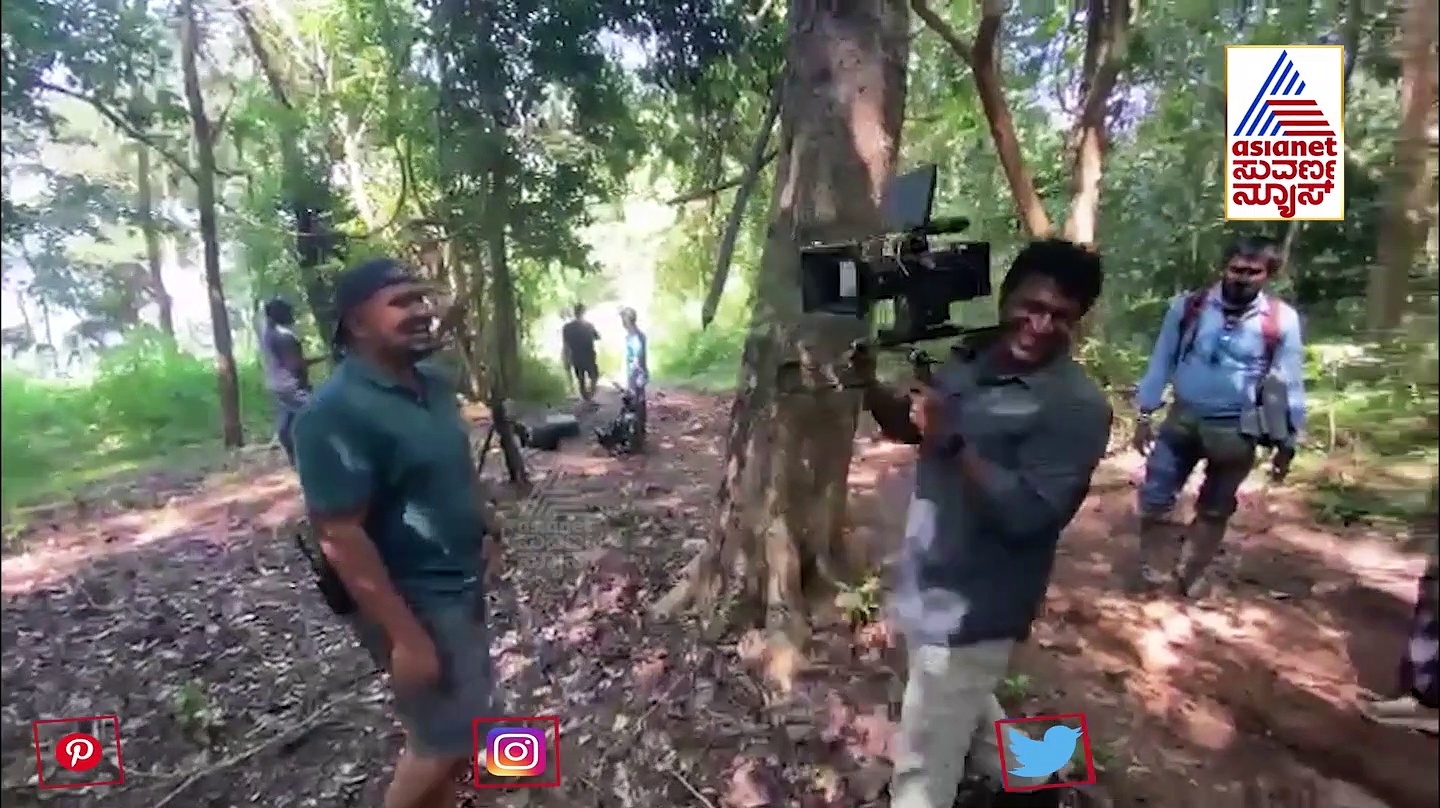 Gandhada Gudi: ಕ್ಯಾಮರಾ ಹಿಡಿದು ನಗುನಗ್ತಾ ಶೂಟಿಂಗ್ ಮಾಡಿದ್ದ ಅಪ್ಪು ನೋಡಿ ಫ್ಯಾನ್ಸ್ ಭಾವುಕ