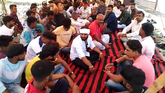 Video : लंपी वायरस से पीड़ित गायों के लिए बनाए आइसोलेशन, आक्रोशित युवाओं ने किया प्रदर्शन